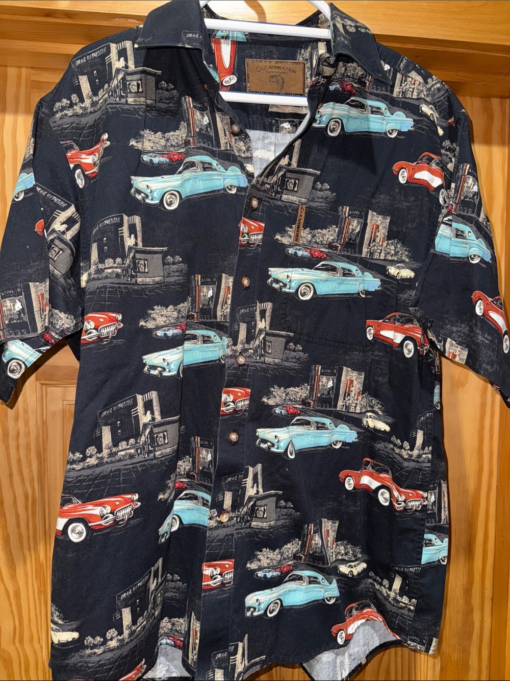 Clearwater Outfitters Classic Cars Button Up Shirt- size large